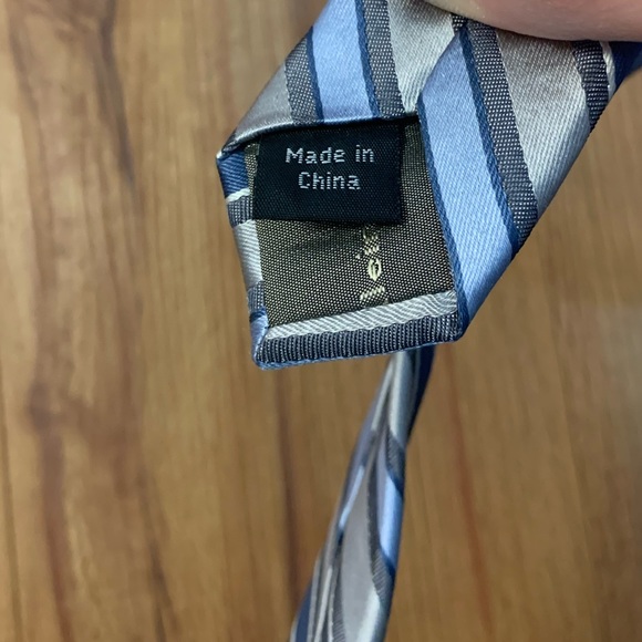 Calvin Klein Blue & Grey 100% Silk Tie - Picture 4 of 5